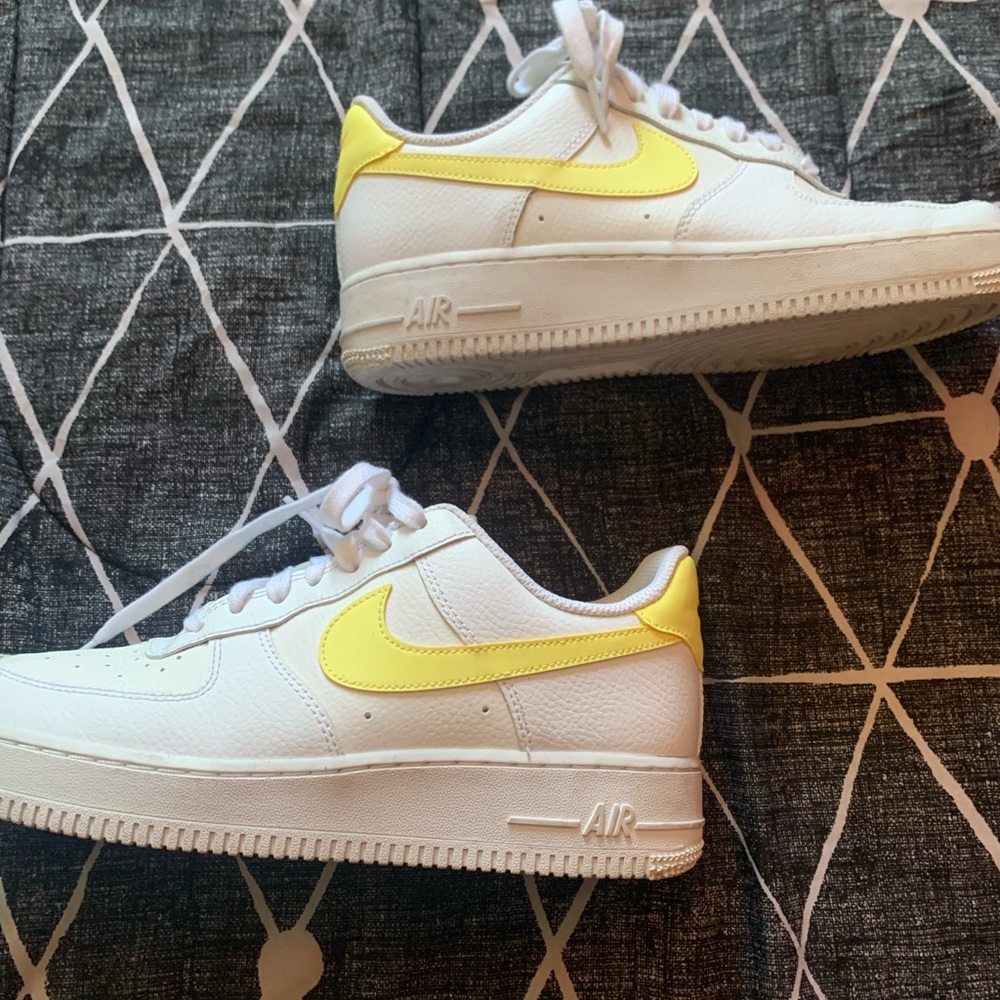 Women's Nike sneakers